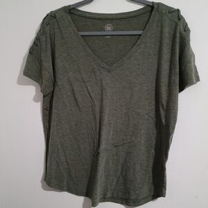 SO Dark Green V-Neck Short Sleeve Top